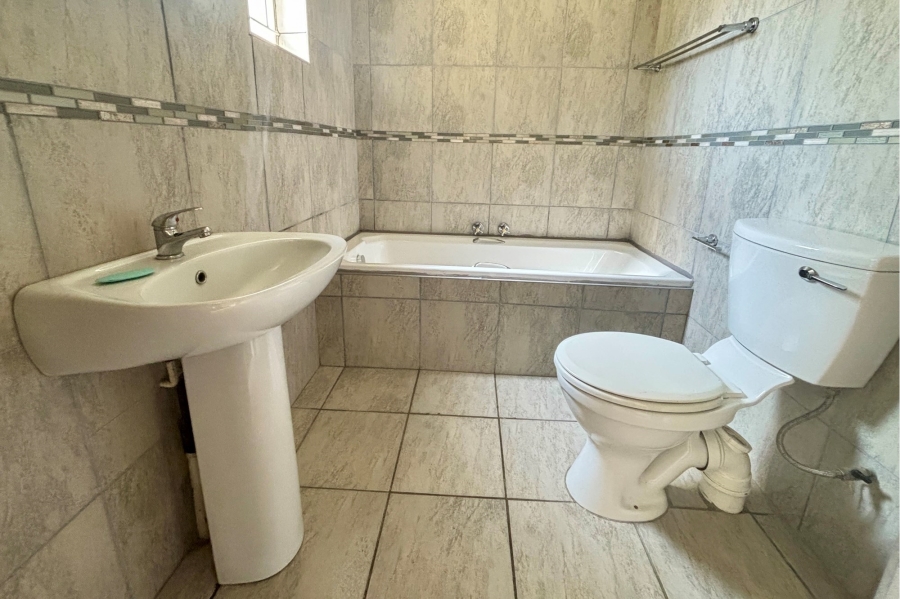 To Let 2 Bedroom Property for Rent in Vaalpark Free State